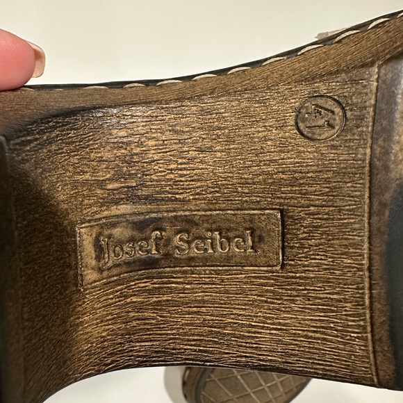 Josef Seibel Tan Cutout Sandals size 41 - Picture 5 of 6